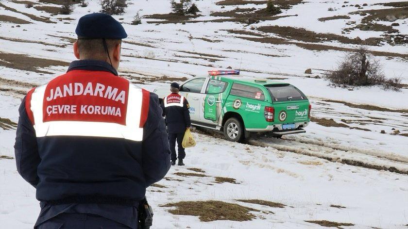 Jandarma sadece vatandaşın değil ihtiyacı olan her canlının yanında